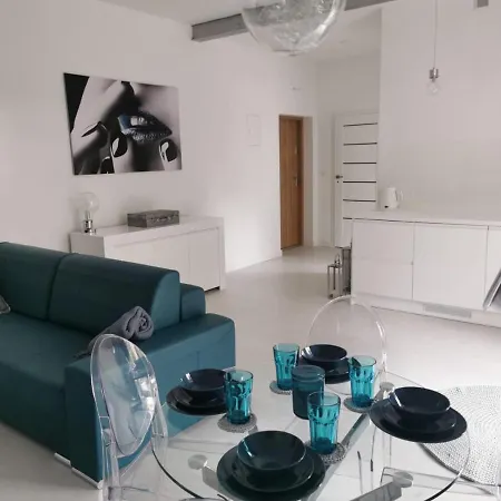 Appartamento Przytulny Z Kominkiem Przy Jeziorze Borne Sulinowo