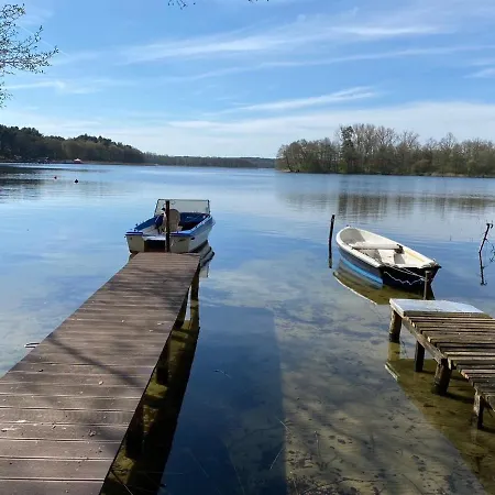 Przytulny Z Kominkiem Przy Jeziorze Appartamento *