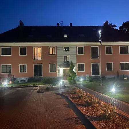 Przytulny Z Kominkiem Przy Jeziorze